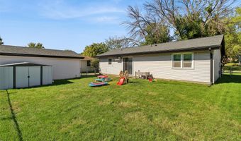 213 10th Ave SW, Altoona, IA 50009