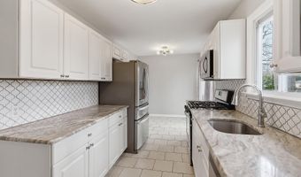 39 Harborage Ave, Bayville, NJ 08721