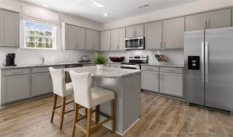 941 Misty Creek Dr, Aberdeen, NC 28315