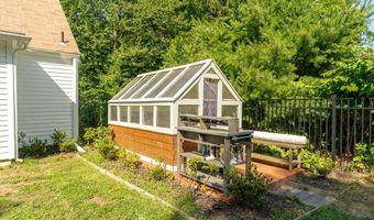 99 Highview Ave, Hopkinton, RI 02832