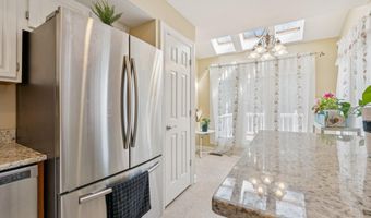 21180 HEDGEROW Ter, Ashburn, VA 20147