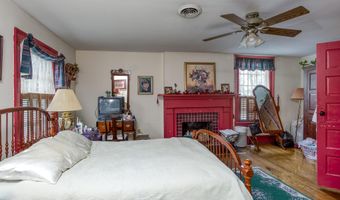 210 NE Valley St, Abingdon, VA 24210