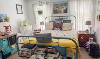 64 Division St, Bangor, ME 04401