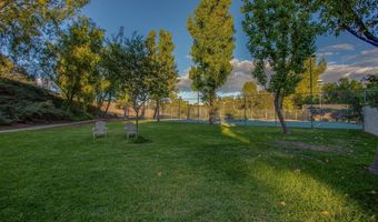 29712 Strawberry Hill Dr, Agoura Hills, CA 91301
