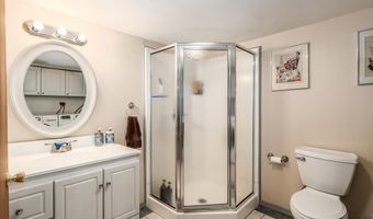 46 Jeanette Rd, Danbury, CT 06811