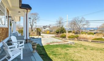 30 Walcott Ave, Jamestown, RI 02835