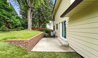 2339 N POWHATAN St, Arlington, VA 22205