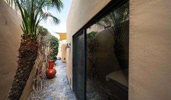 37222 N TOM DARLINGTON Dr 15, Carefree, AZ 85377