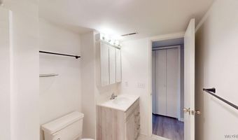 5 Southcreek Ct C, Amherst, NY 14051