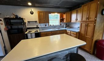 3702 Round House Rd, Aurora, MO 65605