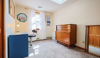 70 Plain St E, Berkley, MA 02779