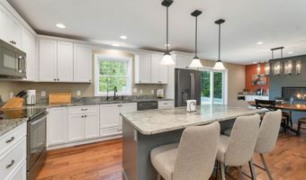 16 Palm Ln, Alton, NH 03809