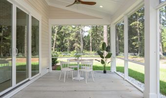13 Woods Ln, Beaufort, SC 29907