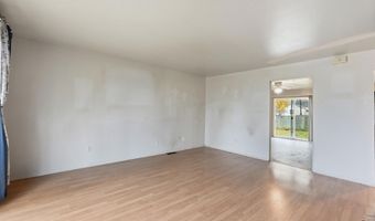 706 Carlin Dr, Angola, IN 46703