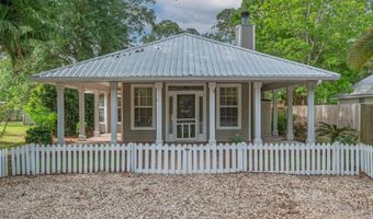 258 Prado St, Apalachicola, FL 32320