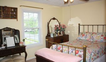 8437 Lockwood Ln, Indianapolis, IN 46217