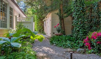 540 Rock Creek Dr, Ann Arbor, MI 48104