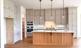 8900 W Comet Dr, Bentonville, AR 72713