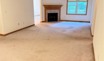 1437 Waters Edge Dr, Akron, OH 44313