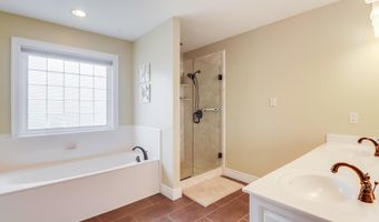 9249 Taylor Dr, Biloxi, MS 39532