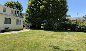 30 Aceto St, Branford, CT 06405