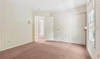 14 Cambridge Circle Ct, Ballwin, MO 63011