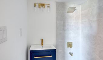 301 W High St, Alba, MO 64830