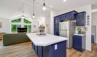 10220 7TH St, Bay City, OR 97107
