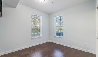 922 W Summerfield Glen Cir, Ann Arbor, MI 48103