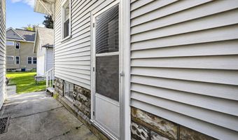 816 N SUPERIOR St, Appleton, WI 54911
