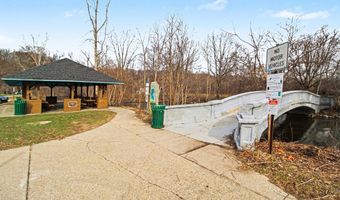 1257 Island Dr 101, Ann Arbor, MI 48105