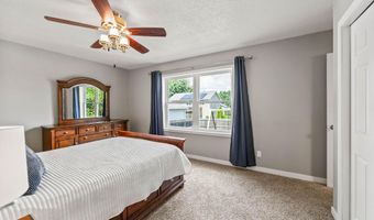2401 White Oak Dr, Ames, IA 50014