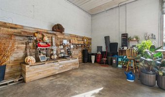 5276 Oakcrest Hill Rd SE, Riverside, IA 52327