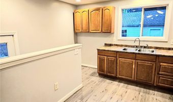 82 Wood St, Coventry, RI 02816