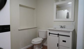 21 Van Heusen St 2, Albany, NY 12205
