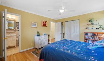 5929 AVON Dr, Bethesda, MD 20814