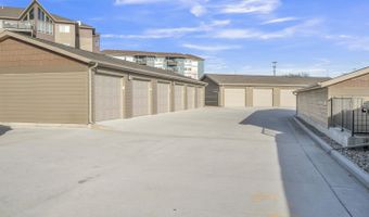 570 Linden Dr 104, Arnolds Park, IA 51331
