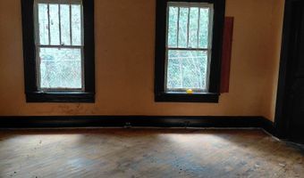 1322 Triple Hl, Macon, GA 31206