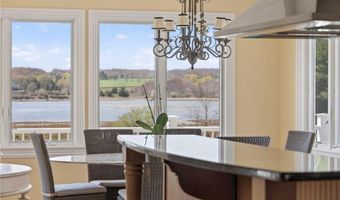 38 Pierce Ave, Jamestown, RI 02835