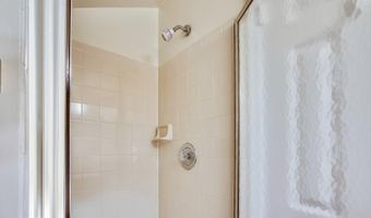 1525 ORONOCO St, Alexandria, VA 22314
