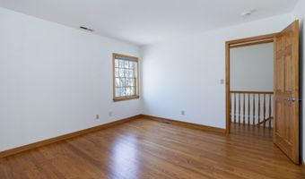 9 Howd Ave, Branford, CT 06405
