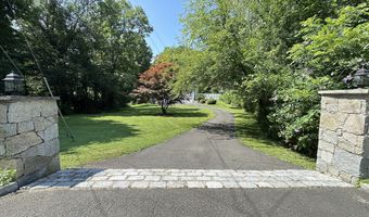 42 Taagan Point Rd, Danbury, CT 06811