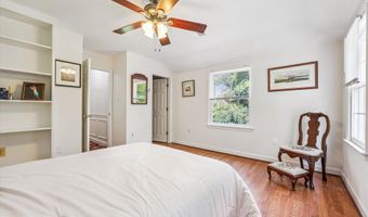 8201 HECTIC HILL Ln, Rockville, MD 20854