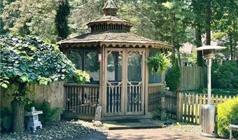 7720 Rice Rd, Amherst, OH 44001