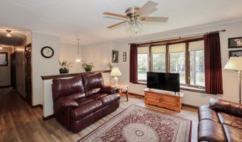 8 Beckmann Ln, Nashua, NH 03062