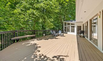25 Surrey Dr, Cheshire, CT 06410