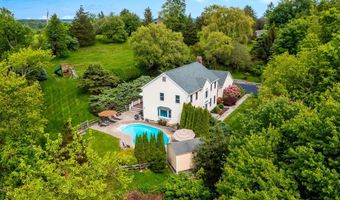 12 Fawn Ridge Dr, Brookfield, CT 06804
