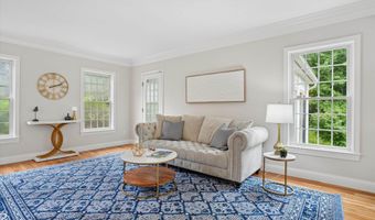 15 Strafford Ln, Bedford, NH 03110