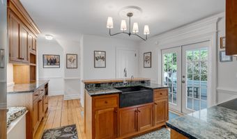 85 Bedford St, Bath, ME 04530