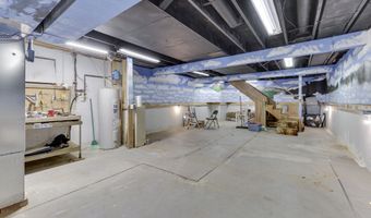 1521 Secretariat Ln, Indianapolis, IN 46217